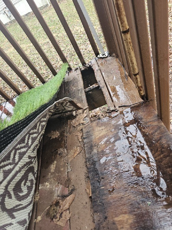 Deck & Exterior